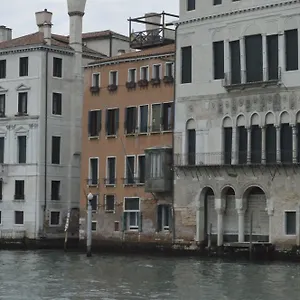Locanda Leon Bianco On The Grand Canal Guest house